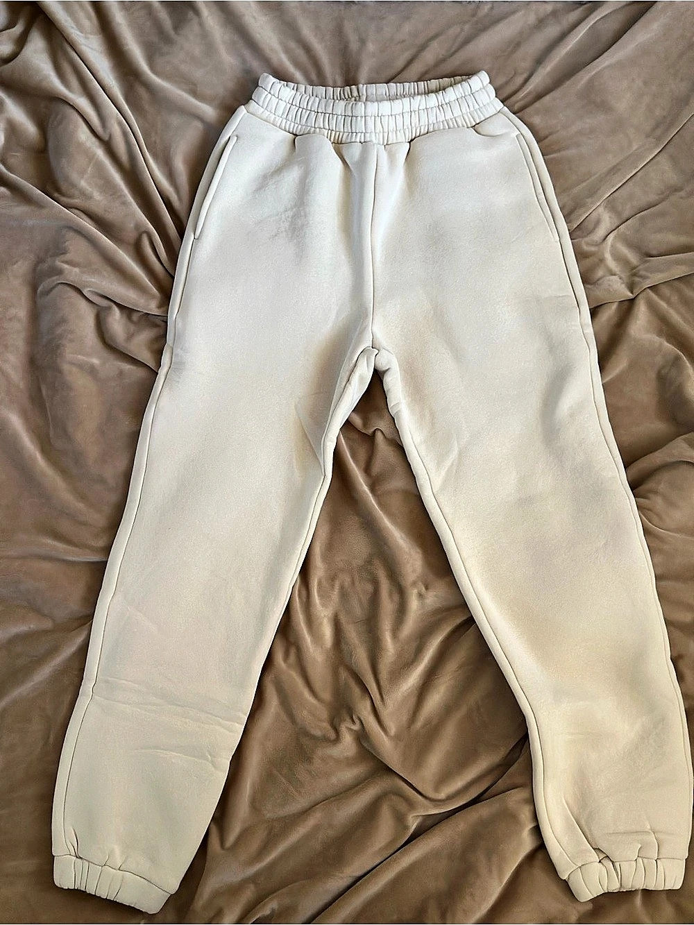 COMFRT | Travel Essential Sweatpants in Bone 
Size Extra Small